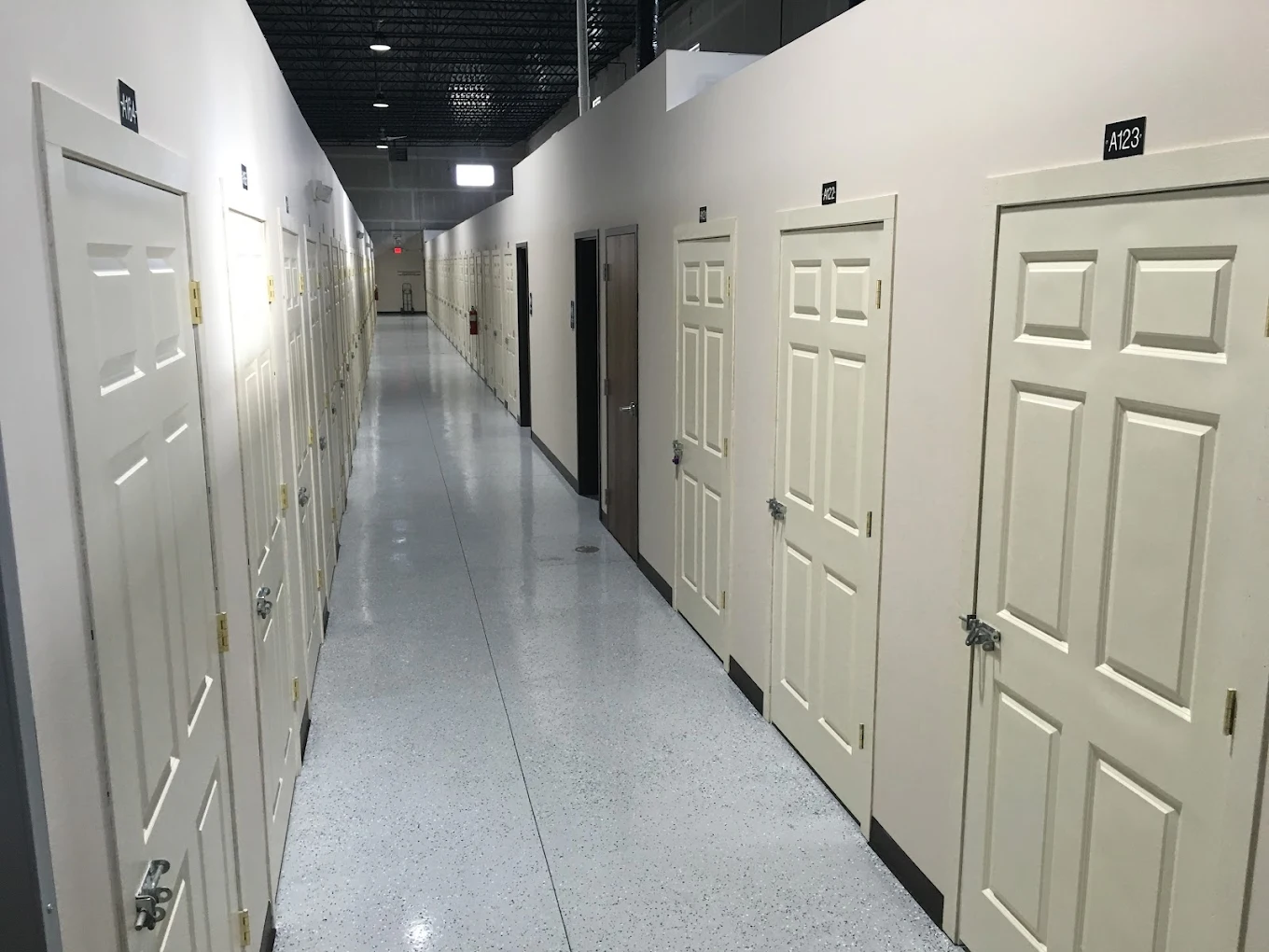 secured units in  St. Francis, WI